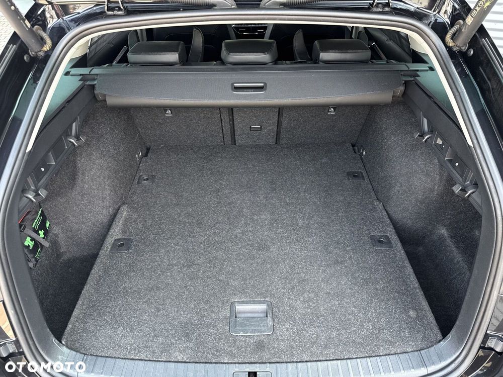 Skoda Octavia Scout 2.0 TDI 4x4 DSG - 35
