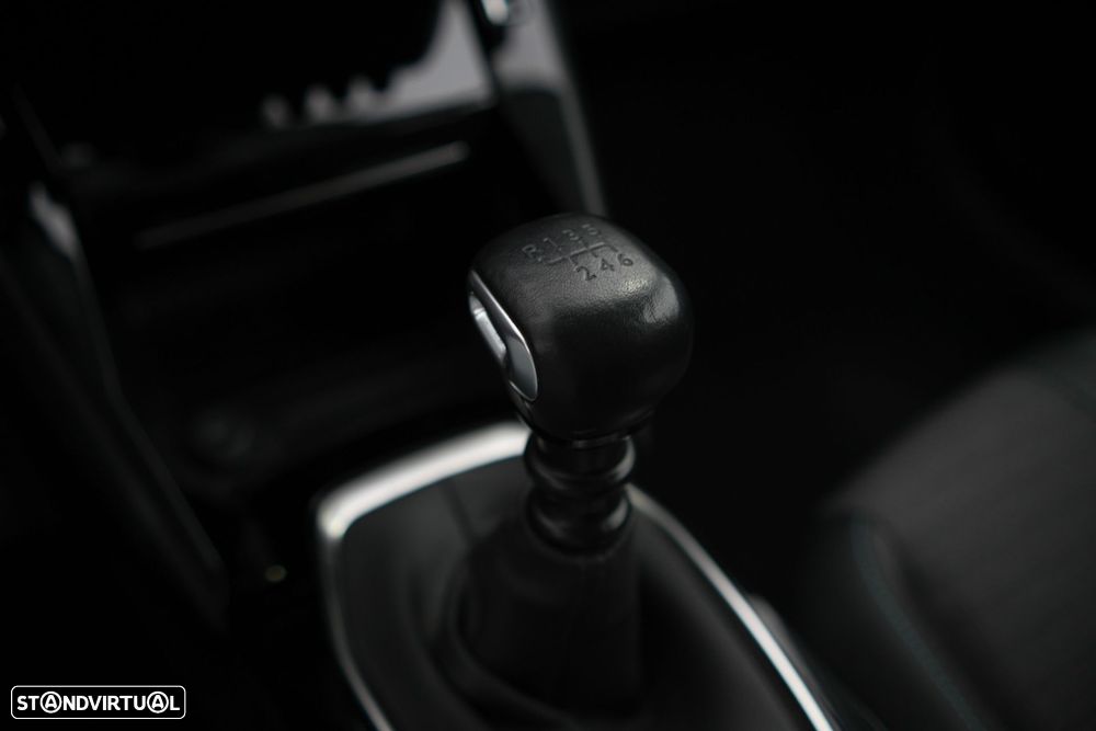Peugeot 208 1.2 PureTech Allure - 24
