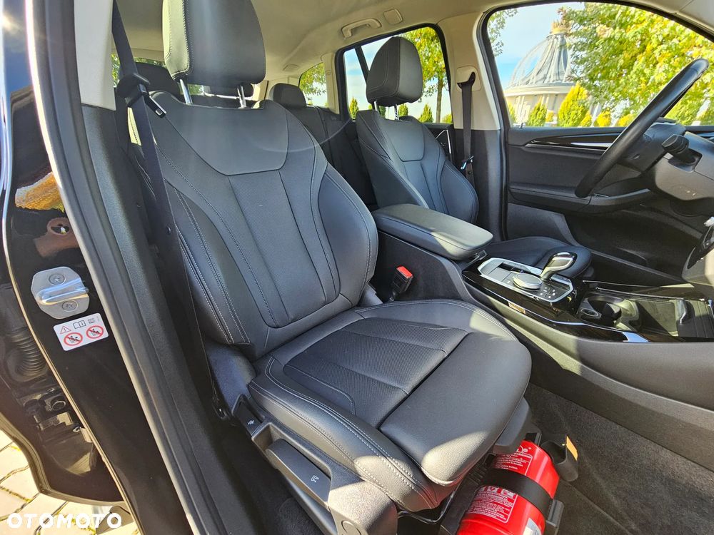 BMW X3 xDrive20d mHEV - 25