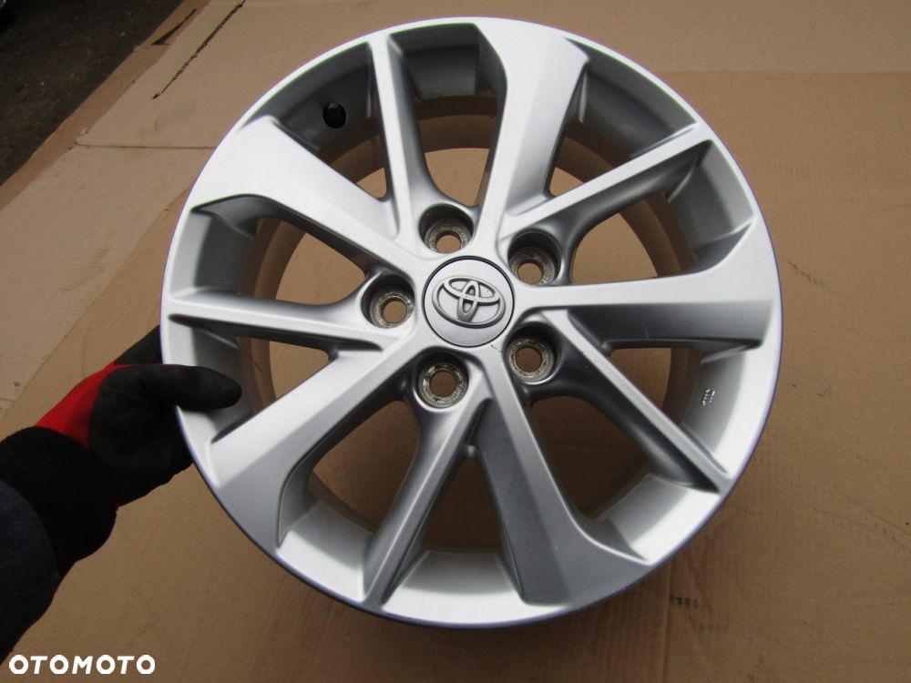 1x Felga 16 Felgi Toyota Auris I II Corolla Verso Avensis RAV4 42611-02E90 6,5j 5x114,3 ET45 - 4