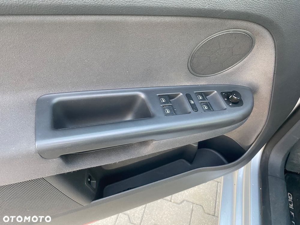 Volkswagen Golf Plus 1.9 TDI DPF Tour - 26