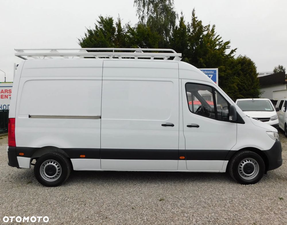 Mercedes-Benz Sprinter - 14