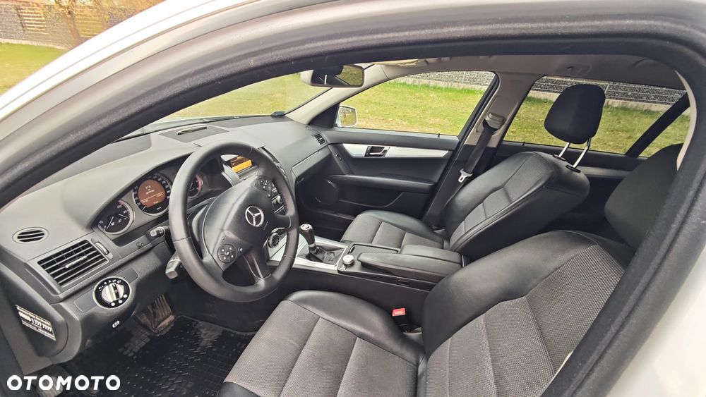 Mercedes-Benz Klasa C 220 CDI DPF Avantgarde - 8