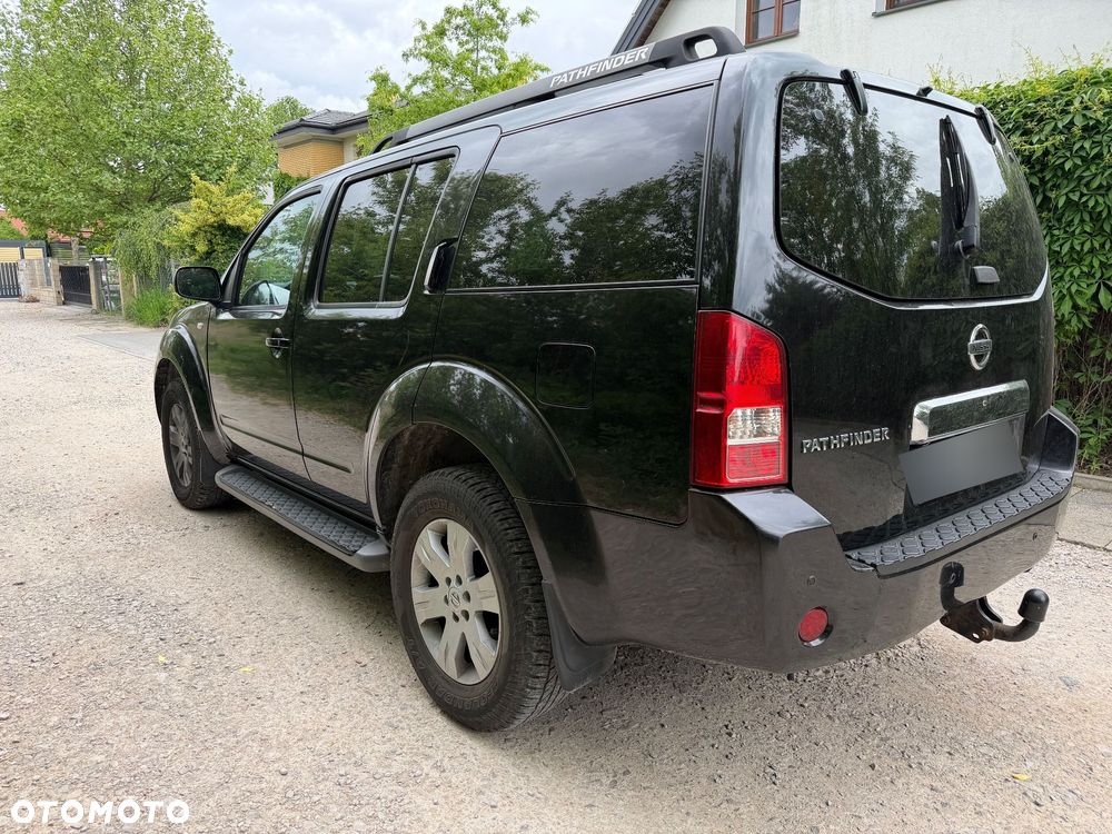 Nissan Pathfinder - 2