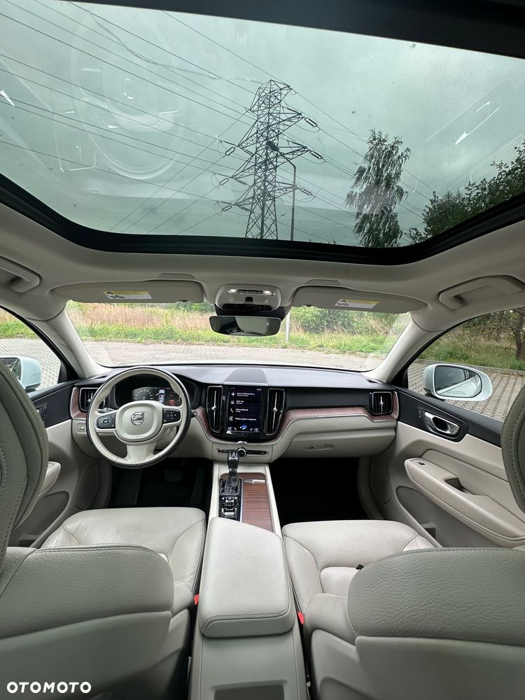 Volvo XC 60 T5 Momentum Pro - 9