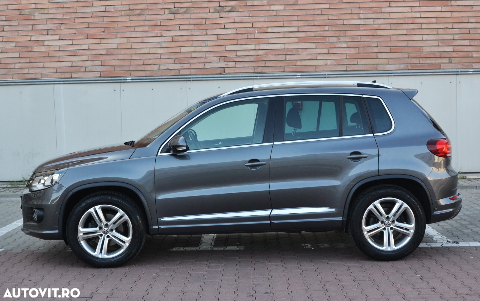 Volkswagen Tiguan 2.0 TDI SCR 4MOTION DSG R-Line - 24