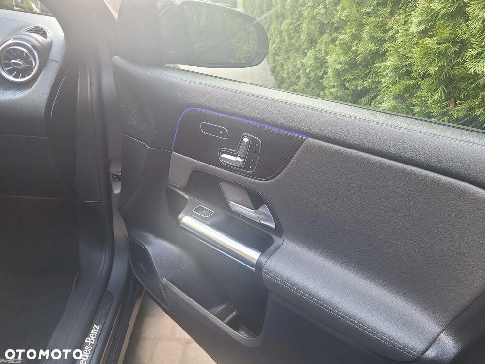 Mercedes-Benz GLA 200 d 4Matic 8G-DCT AMG Line - 11
