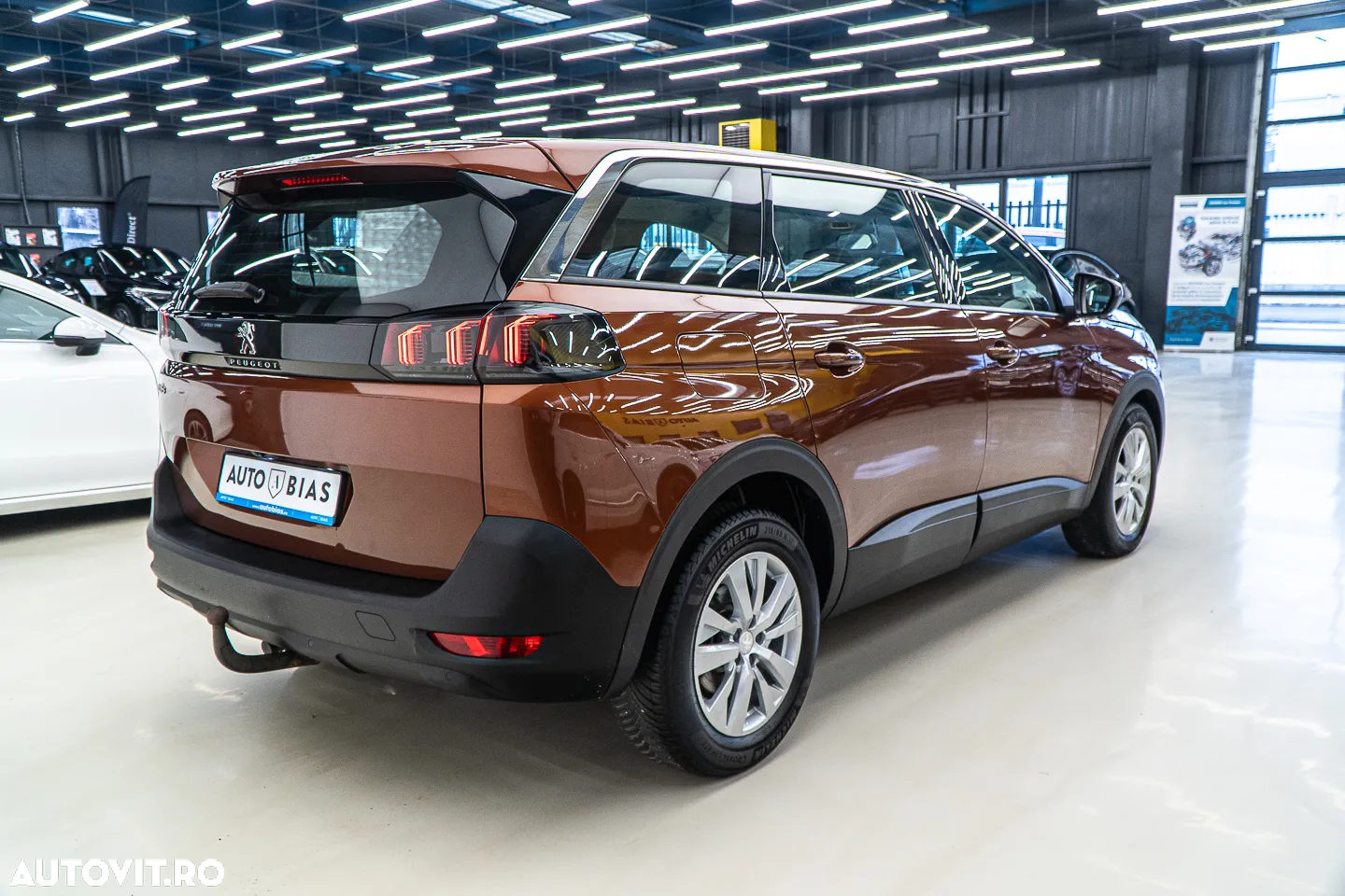 Peugeot 5008 1.2 Puretech Turbo s&s EAT8 Allure - 8