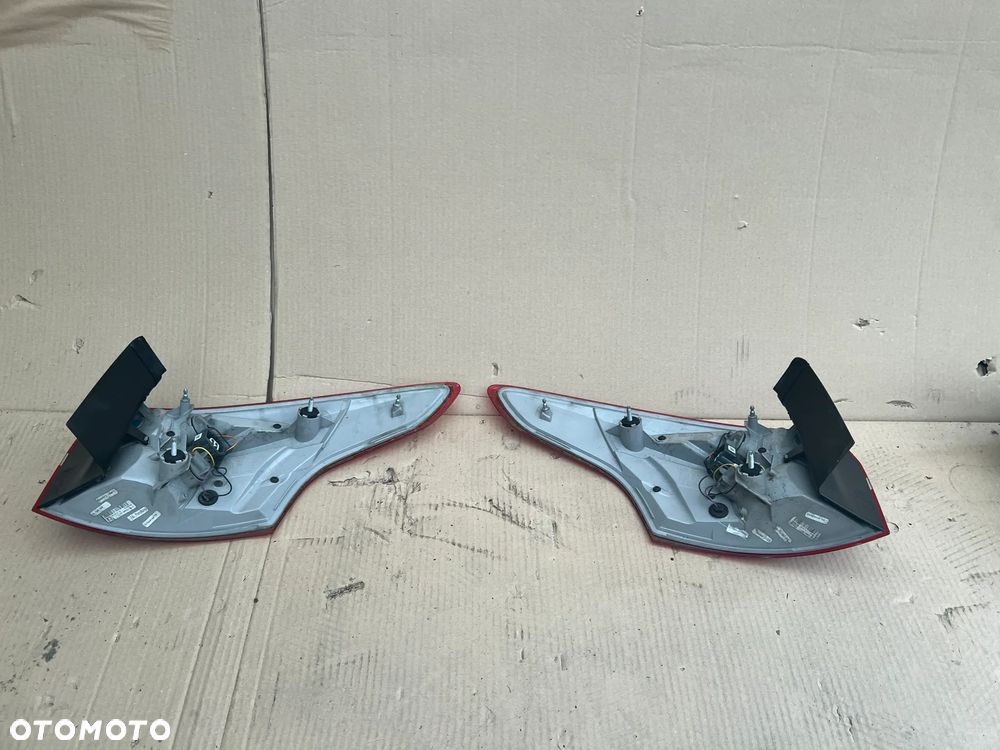 FORD FOUS MK3 LIFT KOMBI TYLNE LAMPY - 2