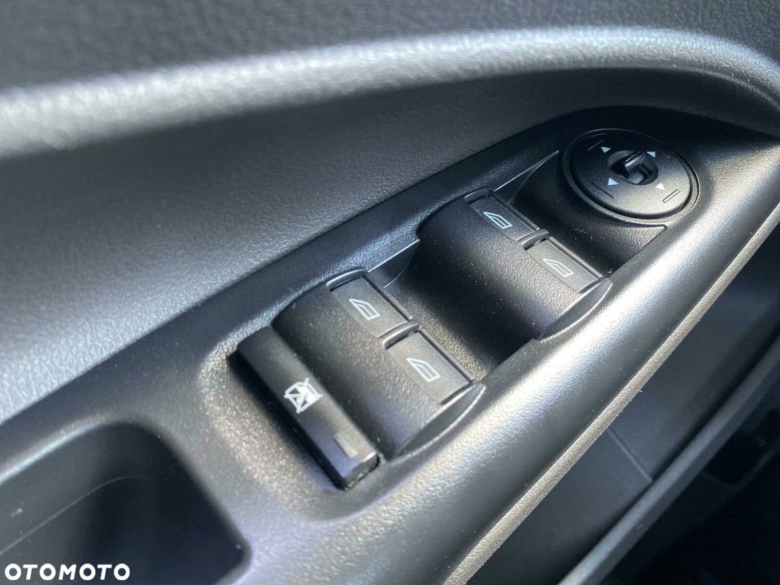 Ford Transit Connect - 17