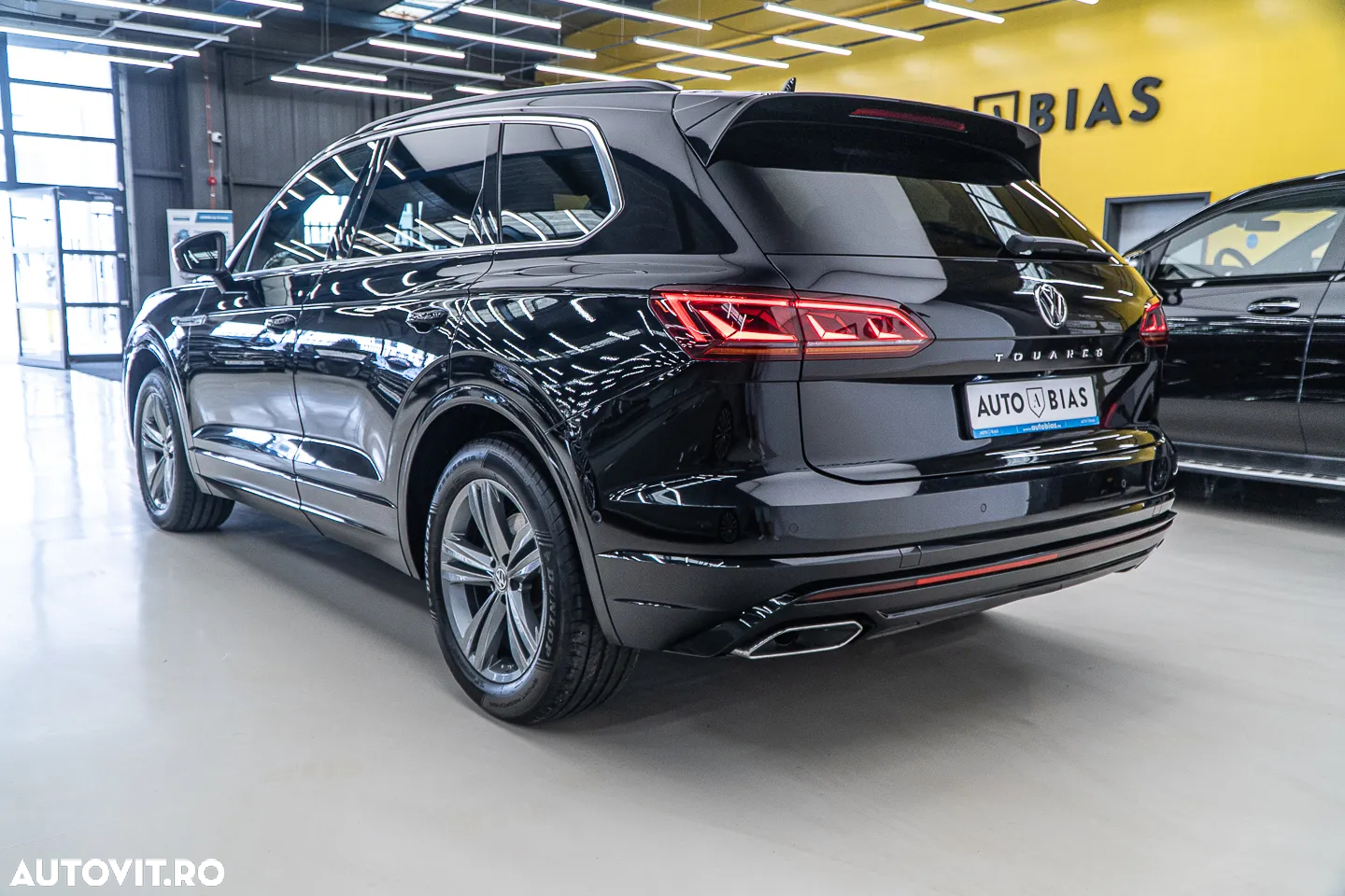 Volkswagen Touareg 3.0 V6 TDI 4Motion DPF Automatik R-Line - 5