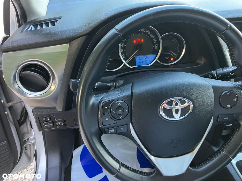 Toyota Auris 1.6 Prestige - 23