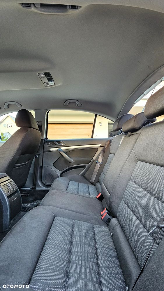 Skoda Octavia 2.0 TDI Elegance DSG - 8