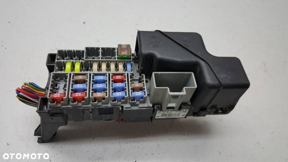 SKRZYNKA BEZPIECZNIKÓW MODUŁ VOLVO XC60 2.4 D5 EU - 2