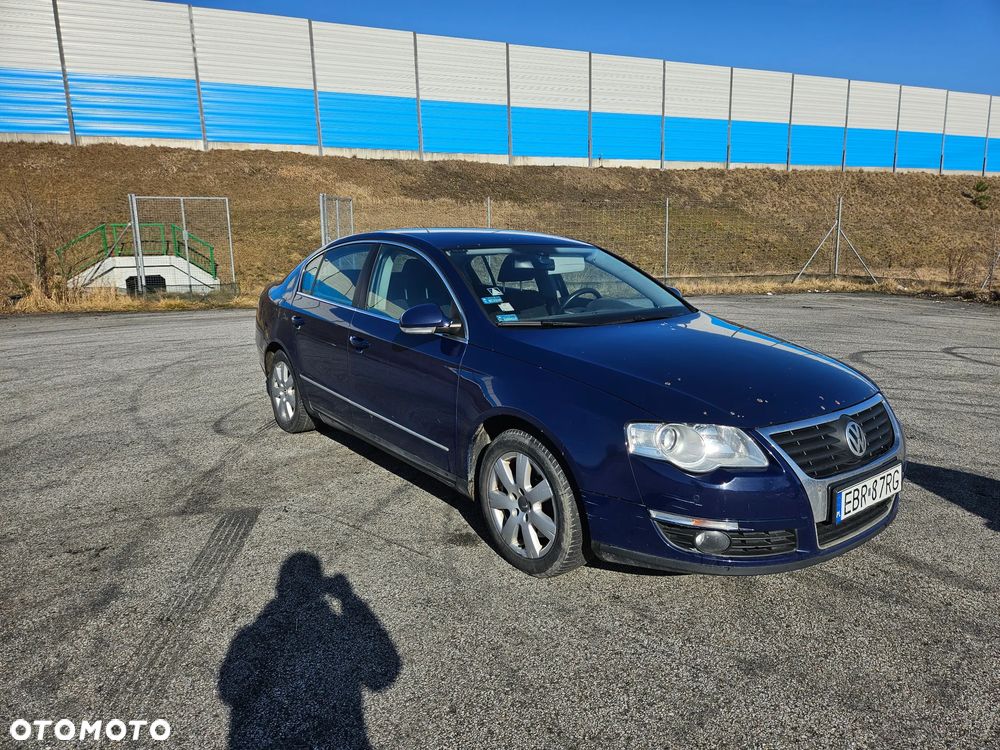 Volkswagen Passat - 1