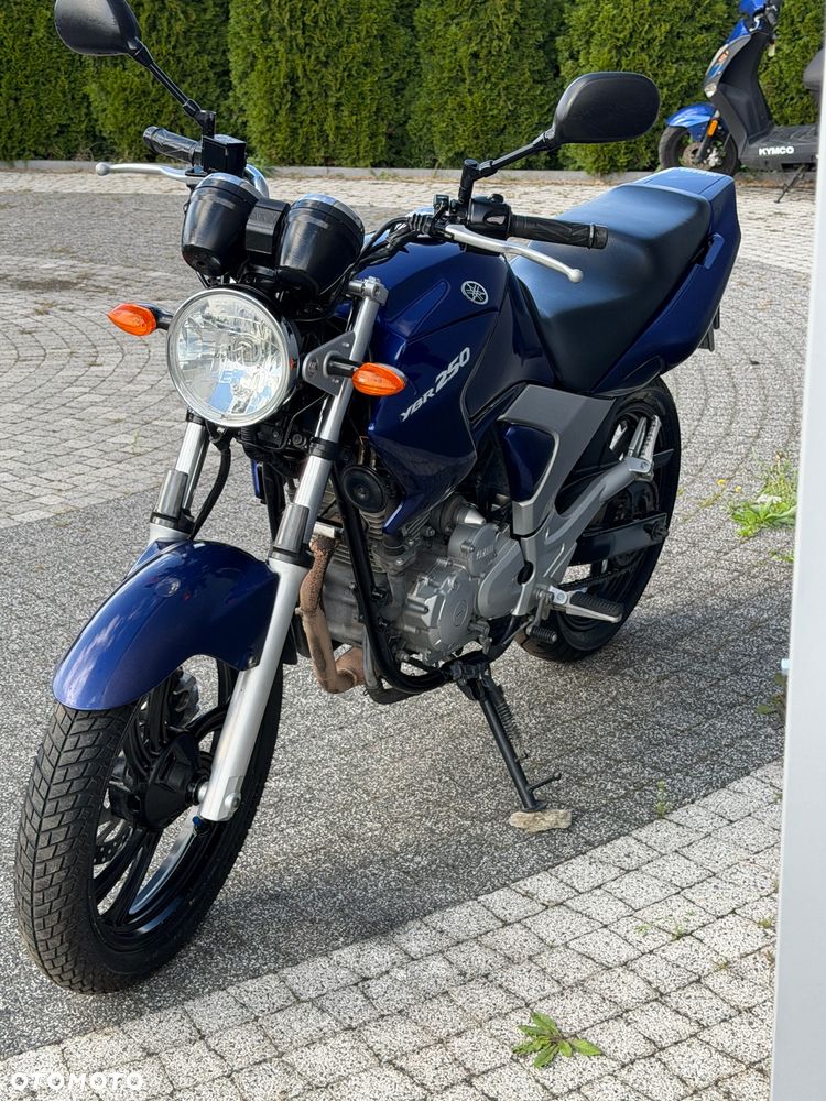 Yamaha YBR - 9