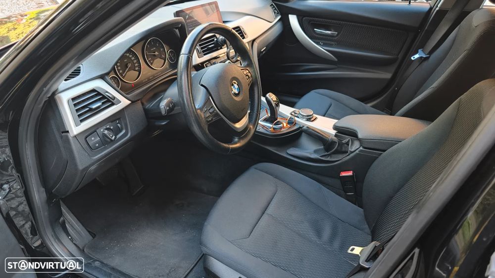 BMW 320 d Advantage Auto — fotografia 11