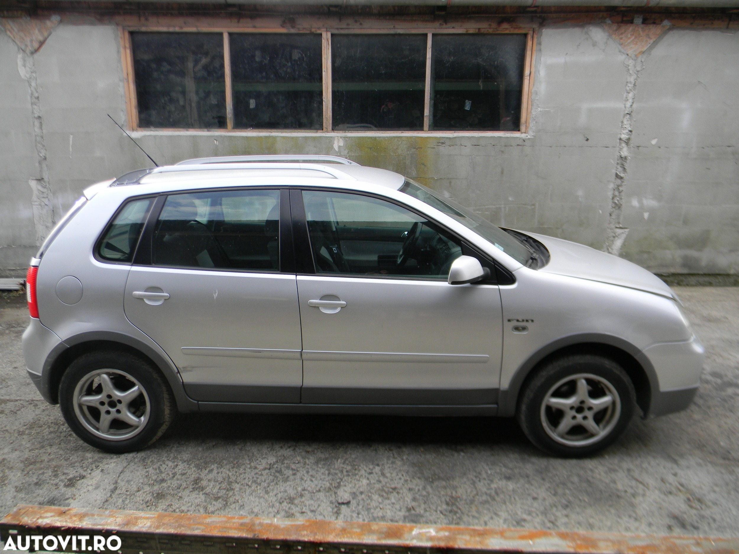 Dezmembrari  VW POLO (9N, 9N3)  2001  > 2012 1.4 16V Benzina - 2