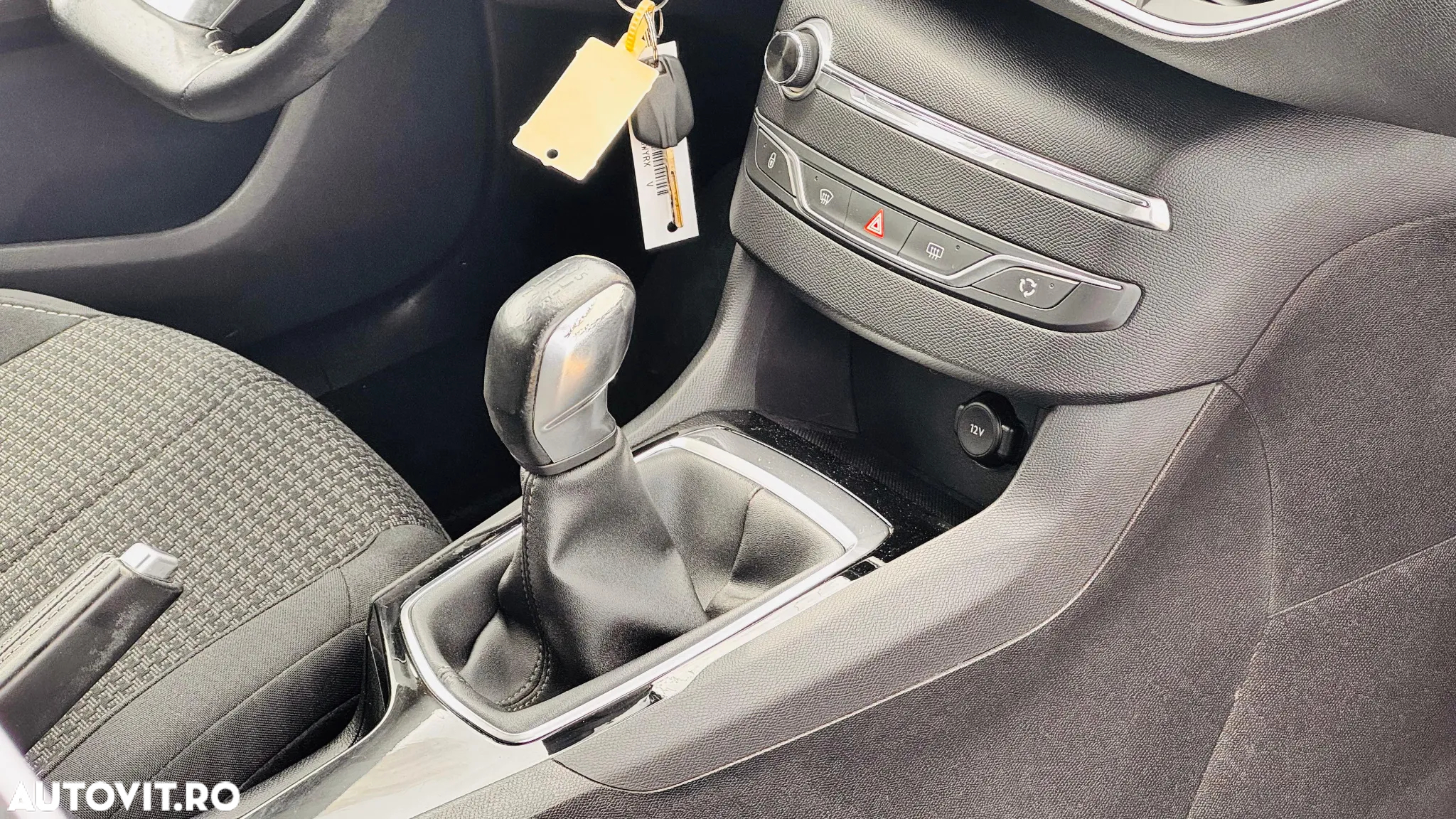 Peugeot 308 1.2 L PureTech Turbo S&S Allure Pack - 12