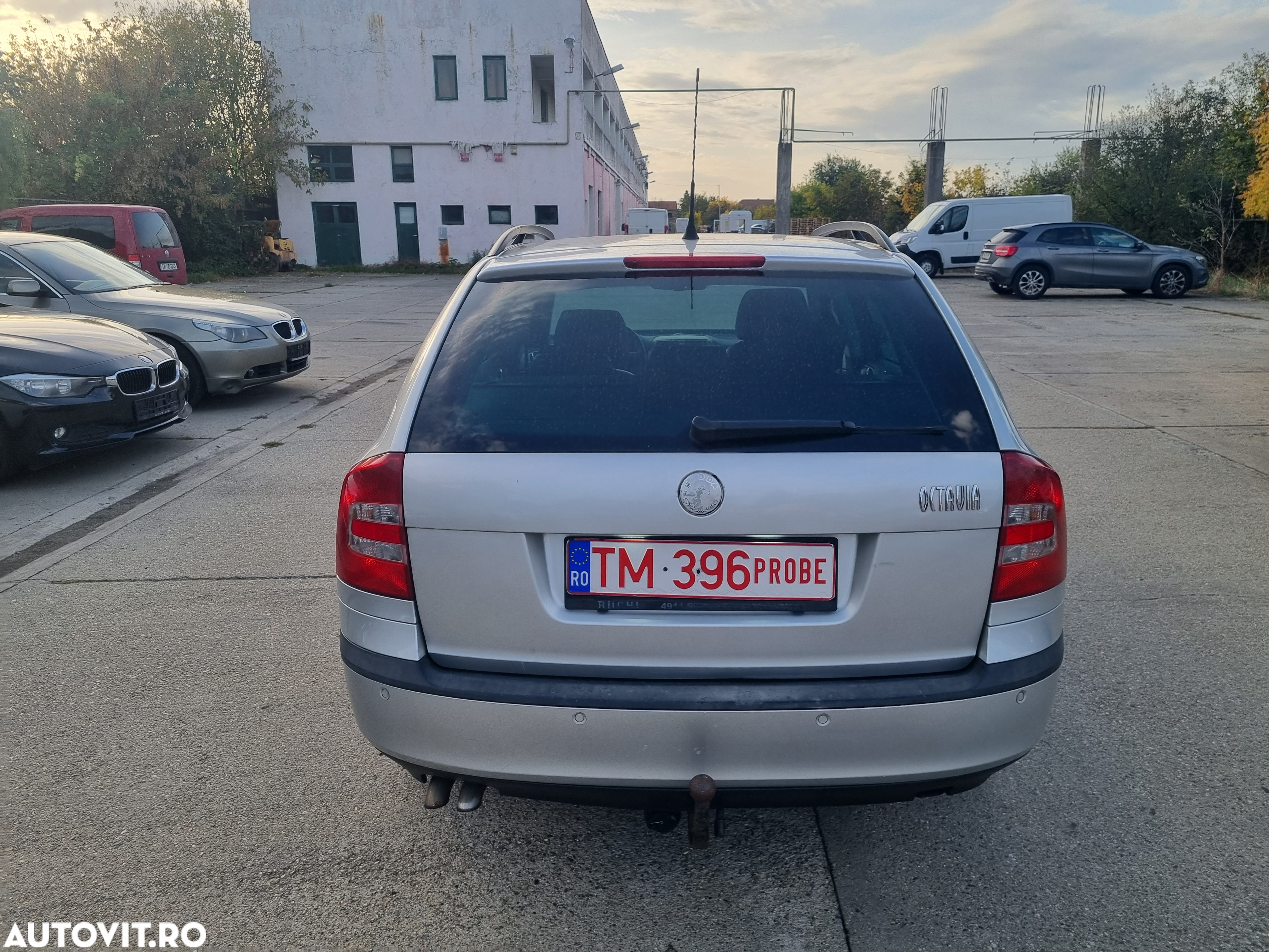 Skoda Octavia Combi 1.9TDI Elegance Aut - 5