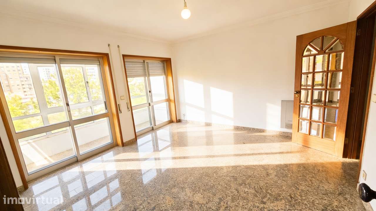 Apartamento T3 Duplex na Póvoa de Varzim a 600 Metros da praia - Grande imagem: 3/32