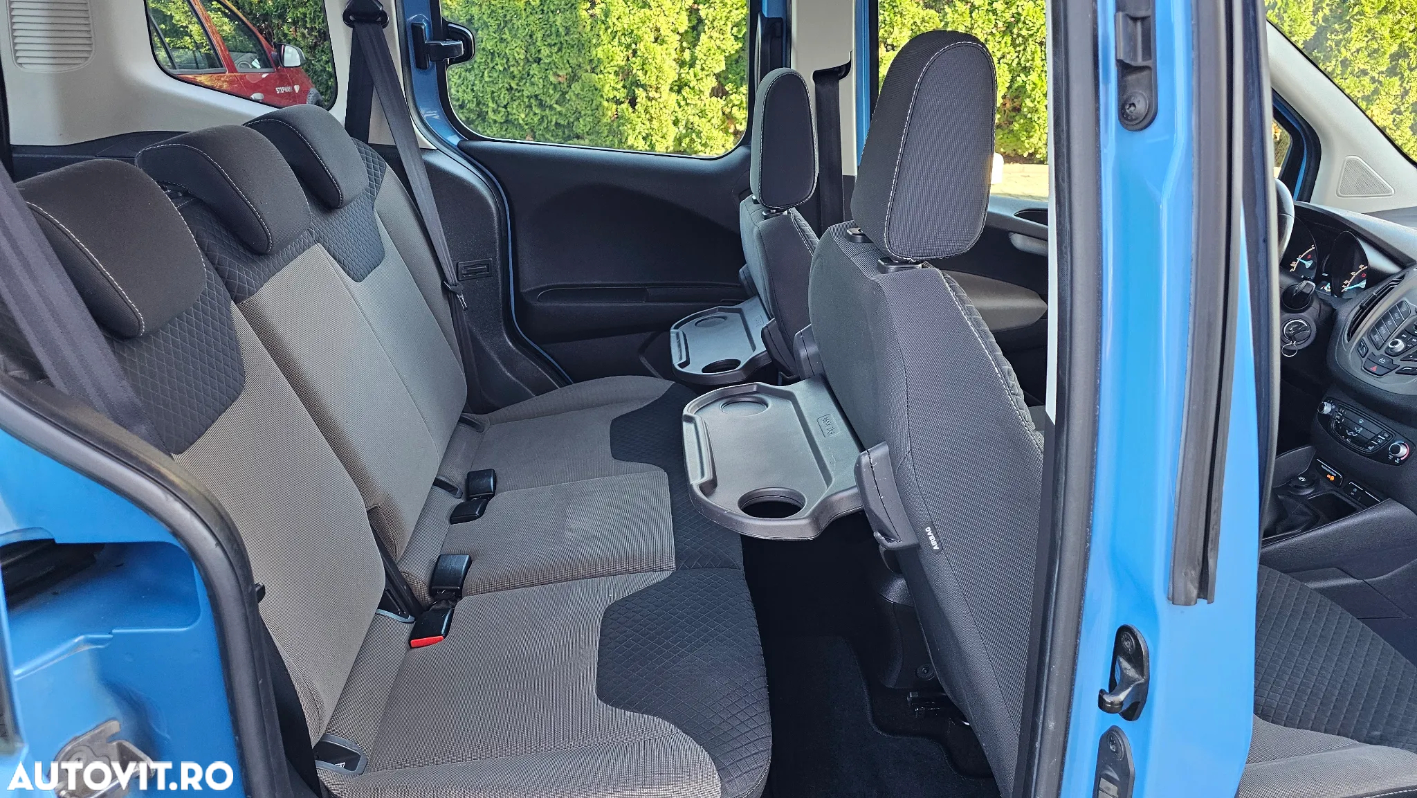Ford Tourneo Courier 1.5 TDCi Ambiente - 10