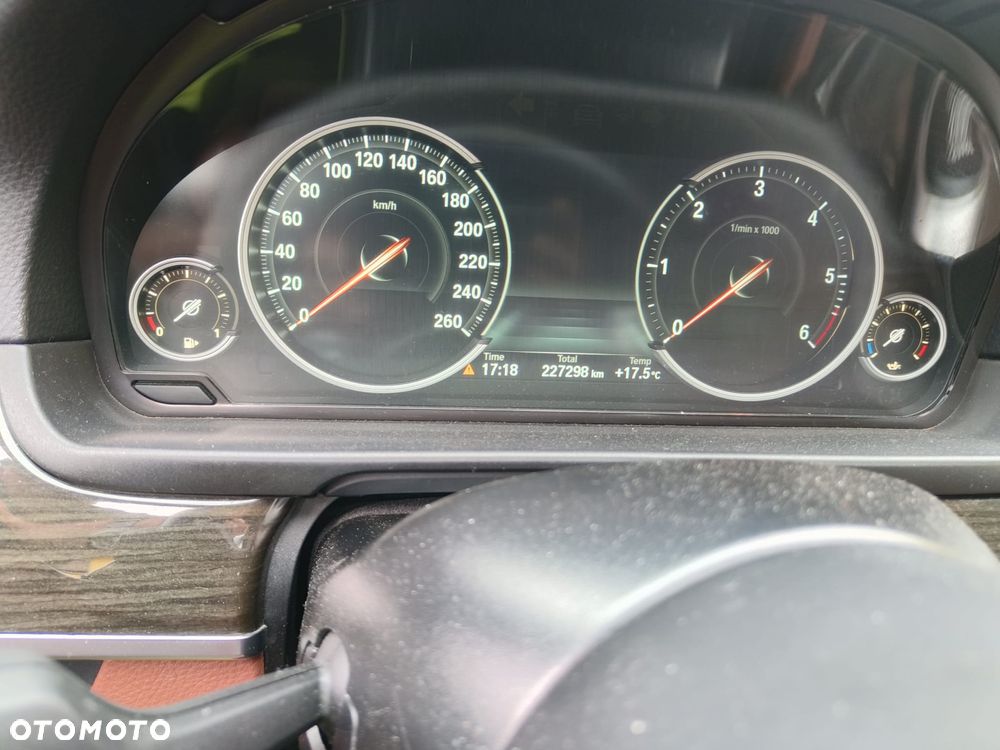 BMW Seria 5 535d xDrive Luxury Line - 12