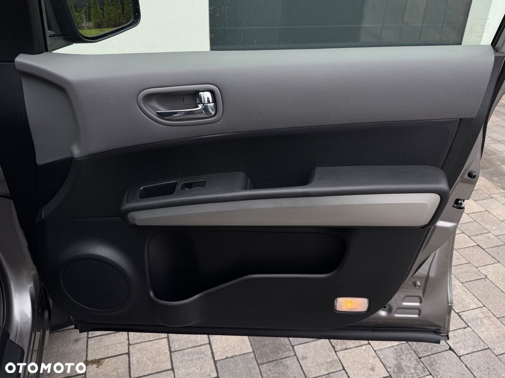 Nissan X-Trail 2.0 4x4 XE - 27