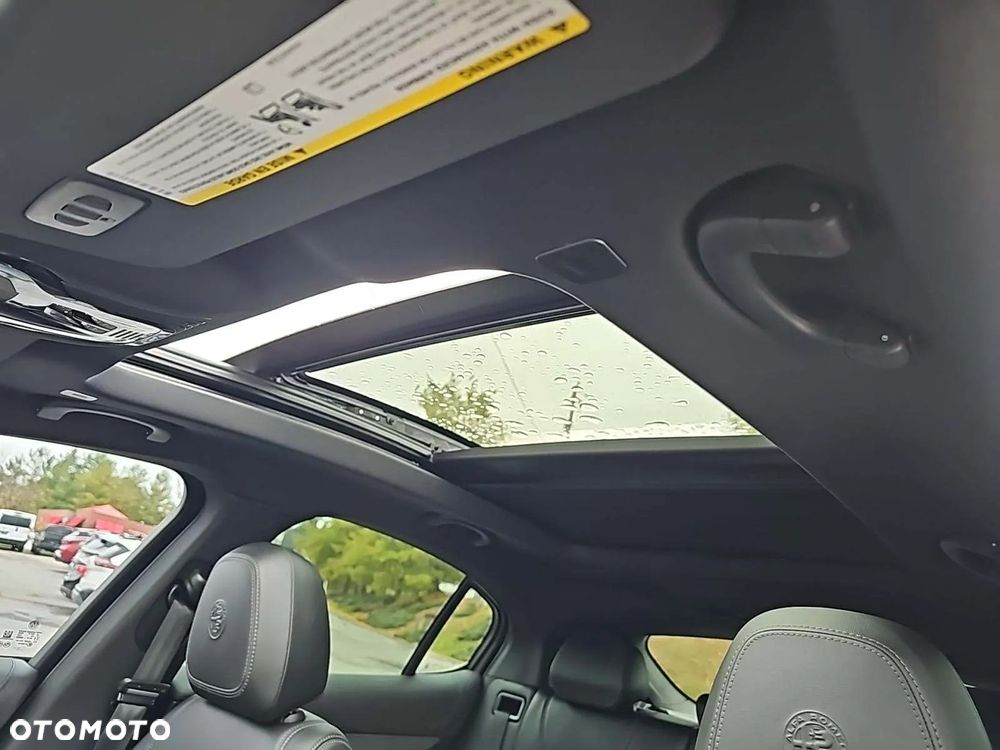 Alfa Romeo Stelvio 2.0 Turbo 16V AT8-Q4 Veloce Ti - 8