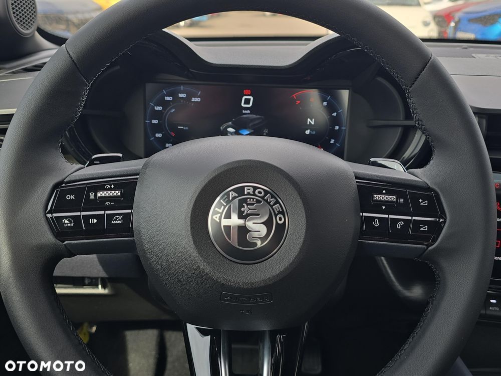 Alfa Romeo Junior 1.2 mHEV Ibrida eDCT - 16