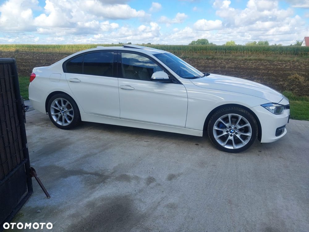 BMW Seria 3 328i Sport Line - 6