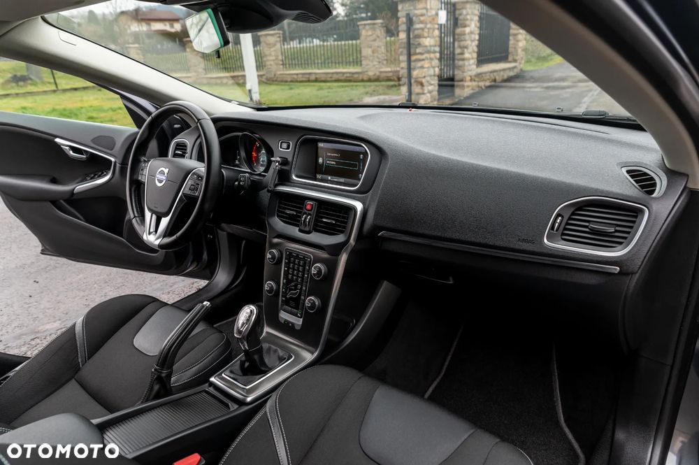 Volvo V40 D2 Momentum - 26