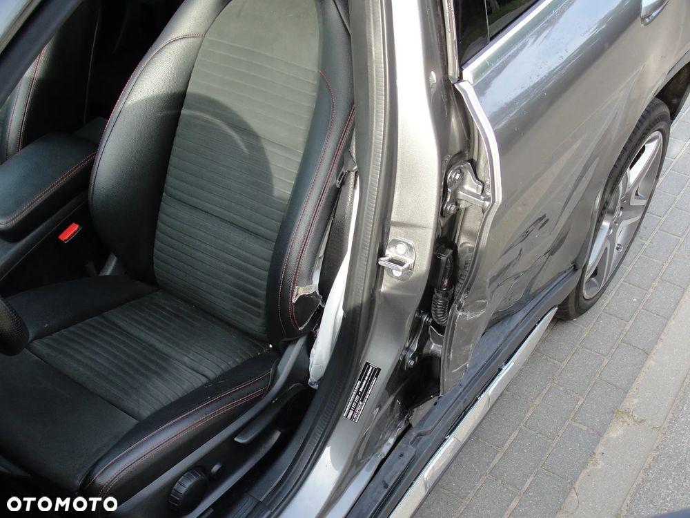 Mercedes-Benz GLA 200 7G-DCT AMG Line - 12