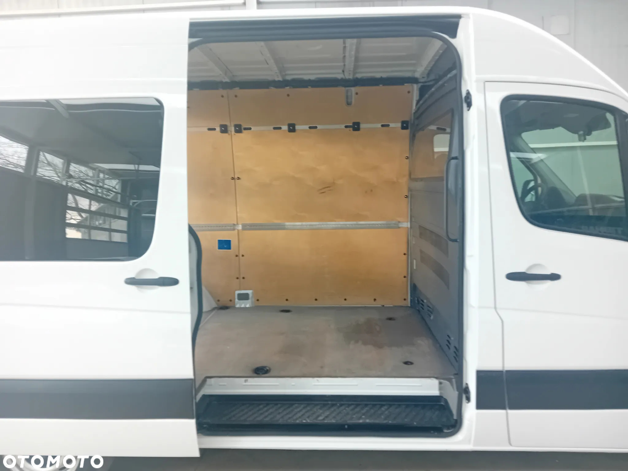 Mercedes-Benz Sprinter - 11