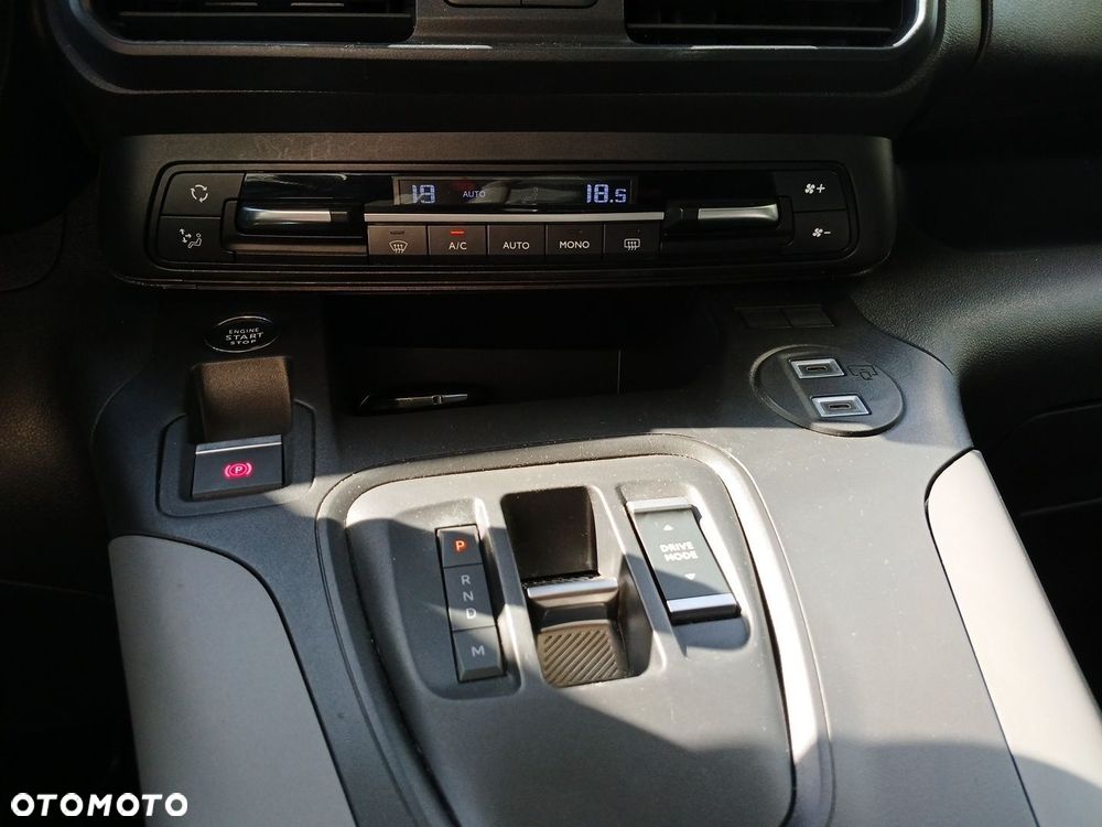 Toyota Proace City Verso Long 1.5 D-4D VIP - 16