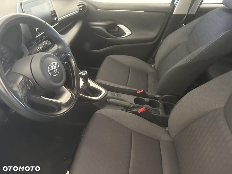 Toyota Yaris - 12