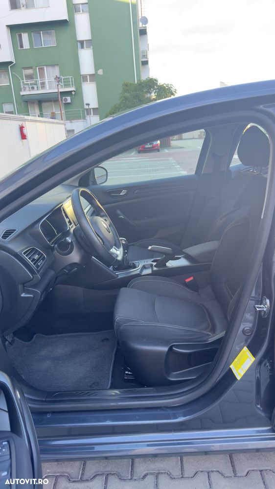 Renault Megane ENERGY TCe 130 BUSINESS - 11