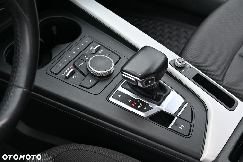 Audi A4 Avant 2.0 TDI Sport S tronic - 23