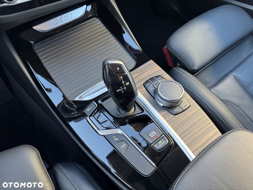 BMW X3 xDrive20d Luxury Line - 16