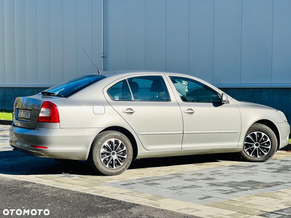 Skoda Octavia 2008 photo 4