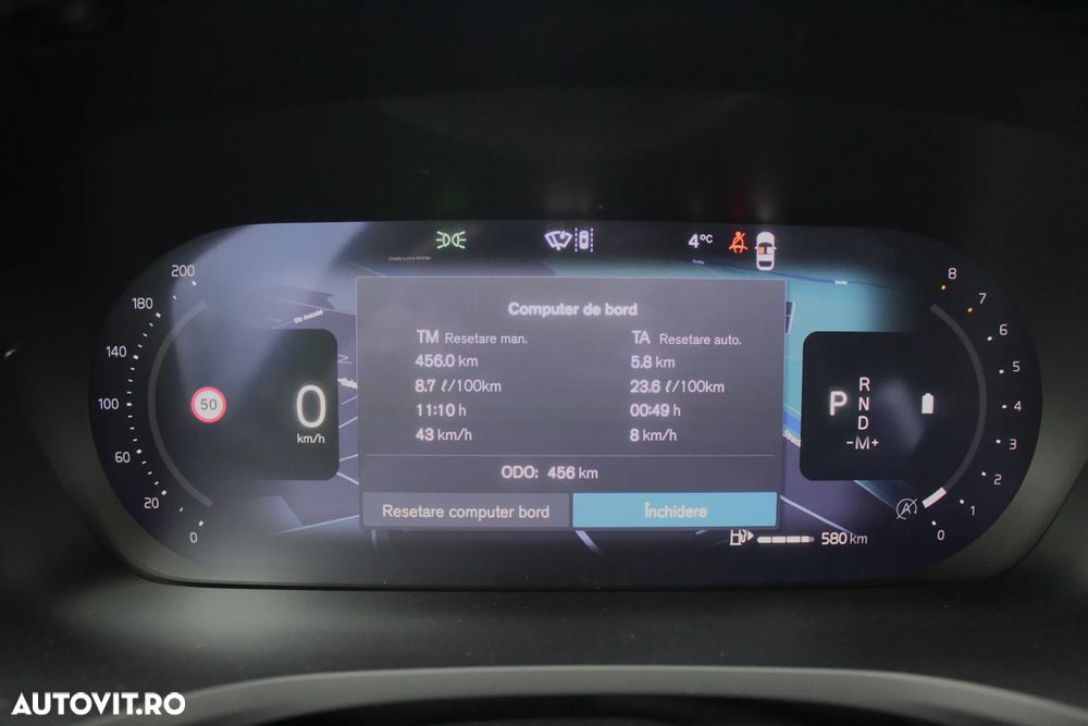 Volvo V60 B4 B DKG Plus Dark - 33