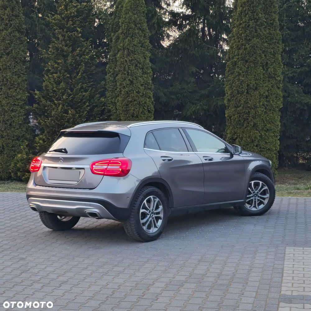 Mercedes-Benz GLA 220 d 4Matic 7G-DCT AMG Line - 12