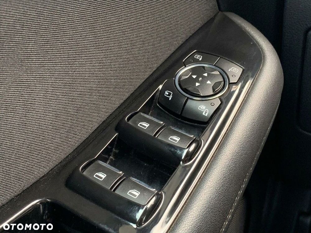 Ford S-Max 2.0 TDCi Titanium PowerShift - 25