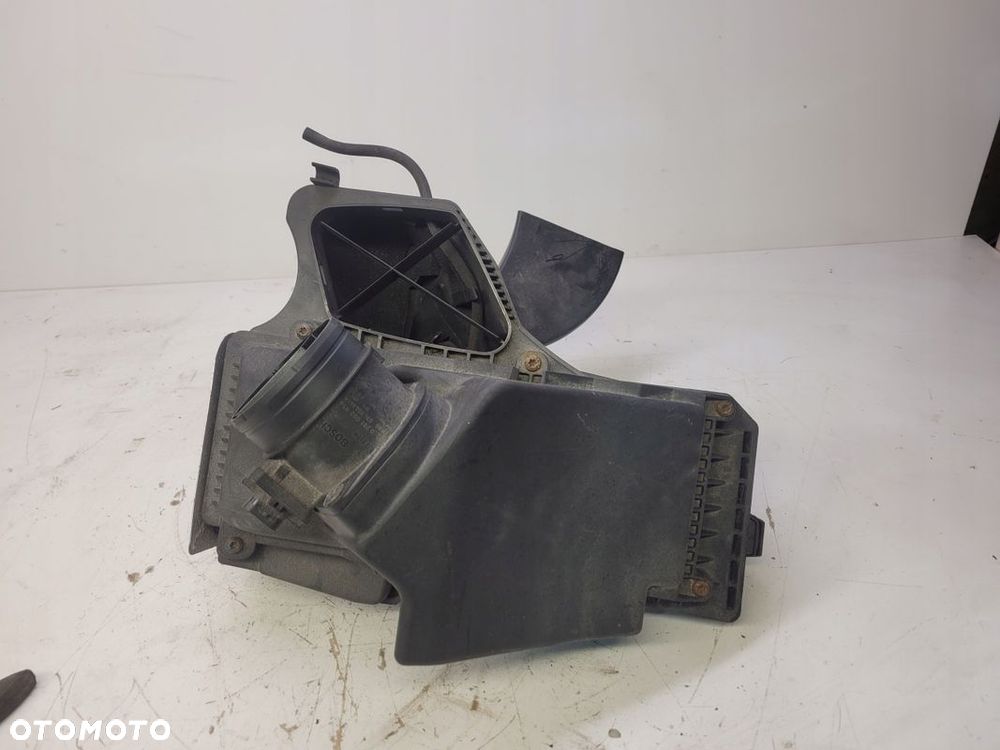 OBUDOWA FILTRA POWIETRZA AUDI A4 A5 Q5 8K0133837T - 4