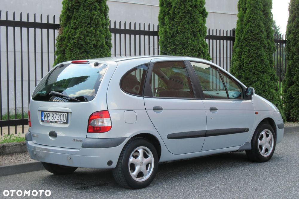 Renault Scenic 1.6 16V EXpression - 8