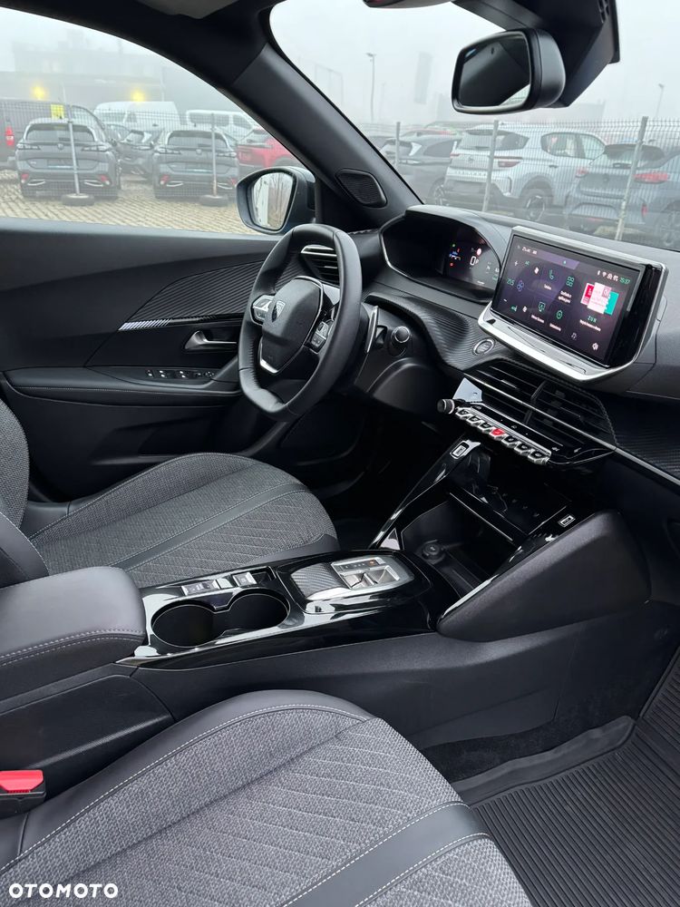 Peugeot 2008 BlueHDi 130 Allure S&S EAT8 - 29