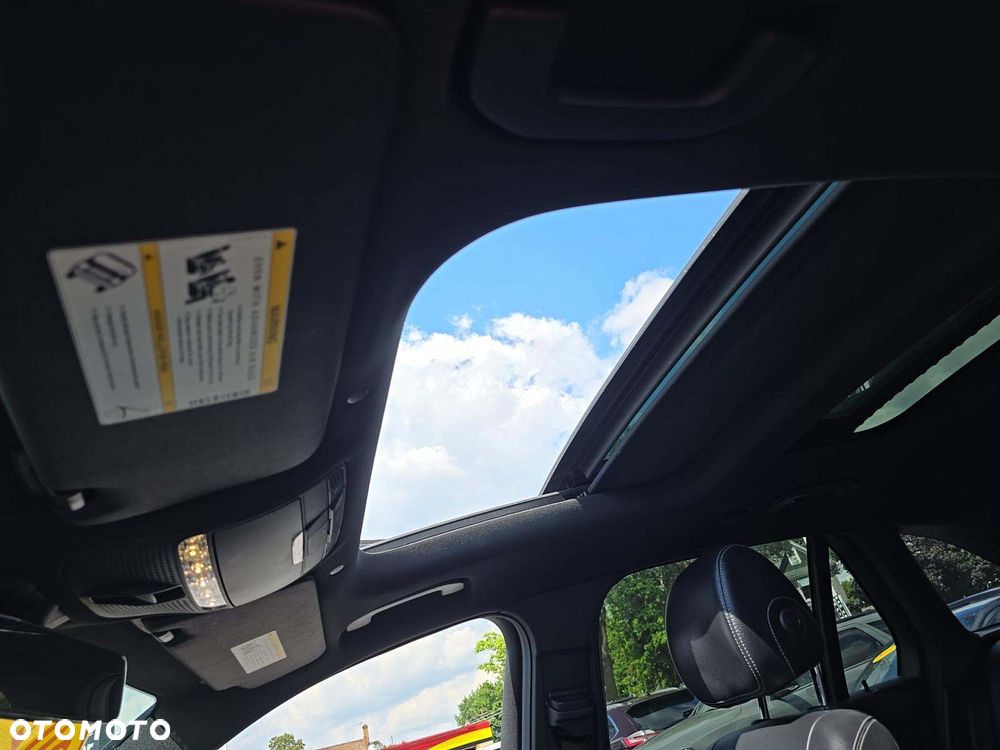 Mercedes-Benz GLC 300 4Matic 9G-TRONIC AMG Line - 12