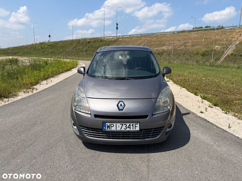 Renault Grand Scenic - 1