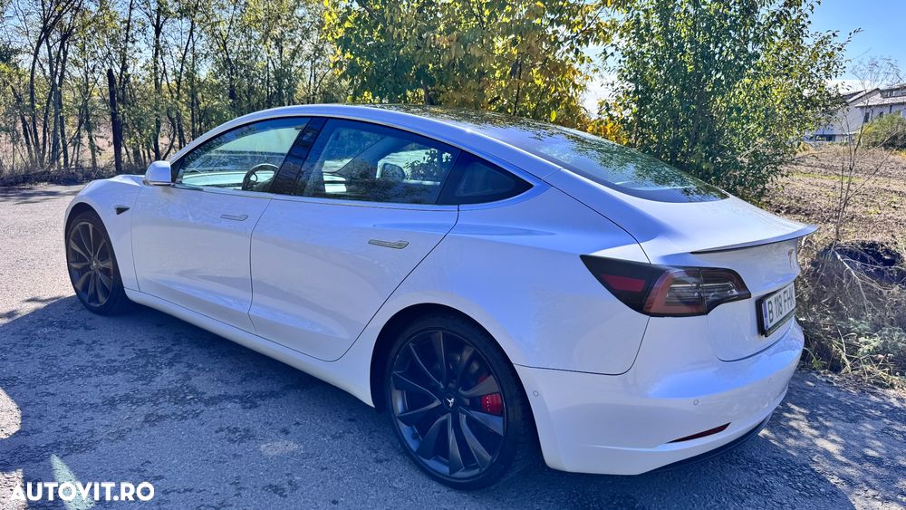 Tesla Model 3 - 5