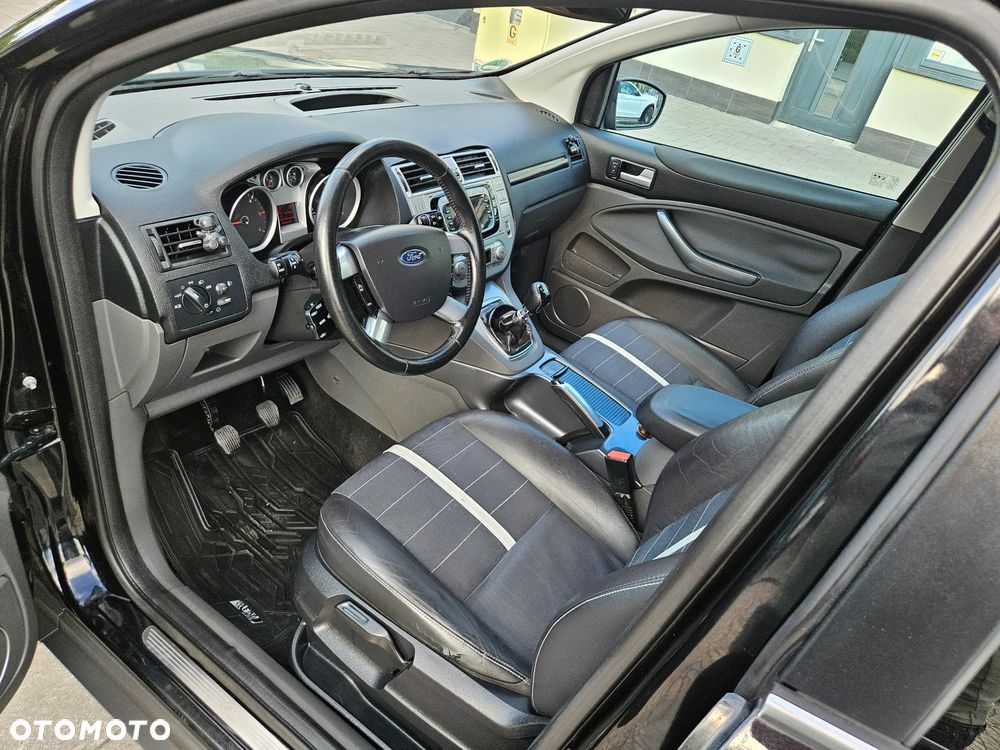 Ford Kuga 2.0 TDCi 2x4 Titanium - 8